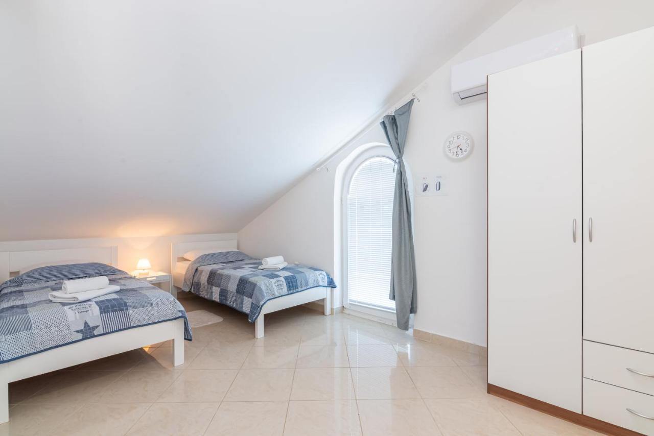 Apartment Mimoza 5, Baska, Krk ภายนอก รูปภาพ
