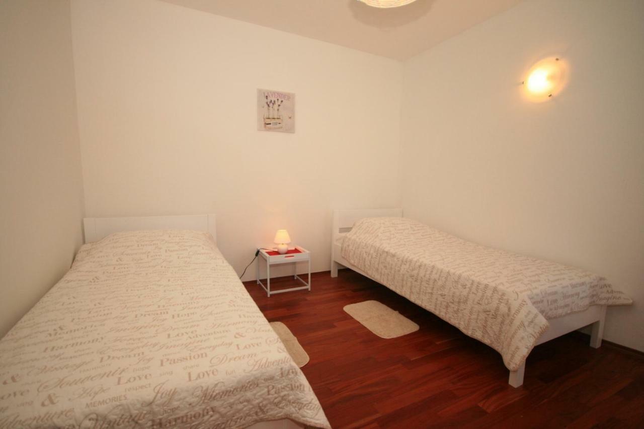 Apartment Mimoza 5, Baska, Krk ภายนอก รูปภาพ