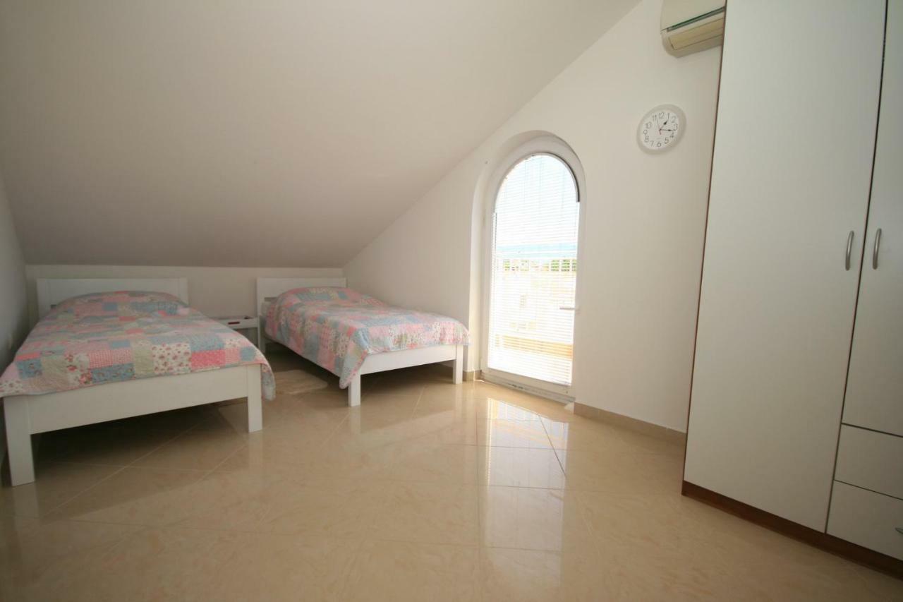 Apartment Mimoza 5, Baska, Krk ภายนอก รูปภาพ
